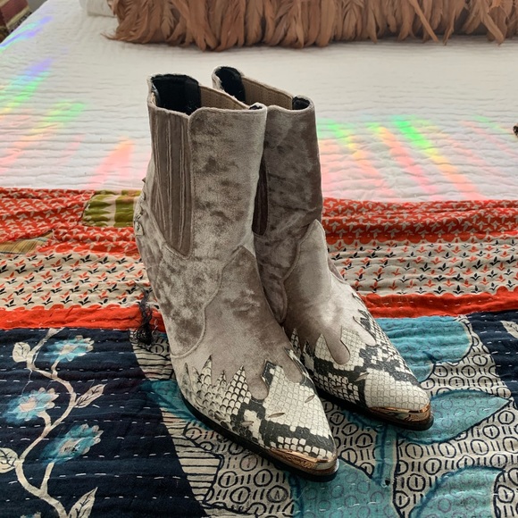 Dolls Kill Shoes - Never worn Dolls Kill Velvet booties